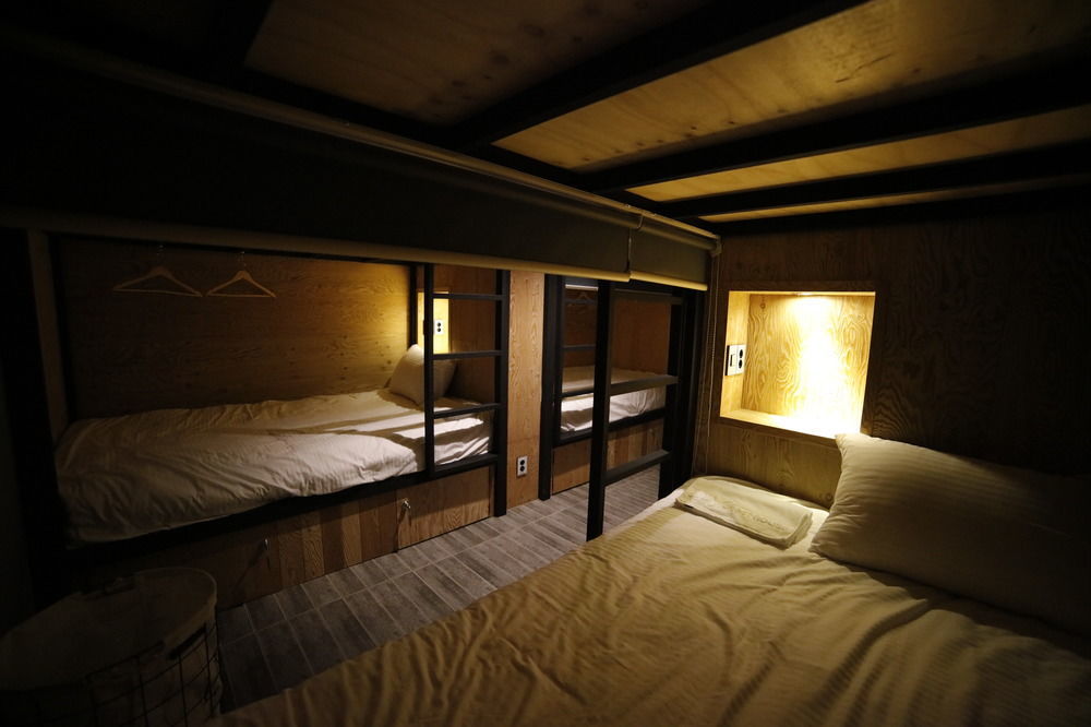 The Bay Guesthouse - Hostel Busan Bagian luar foto